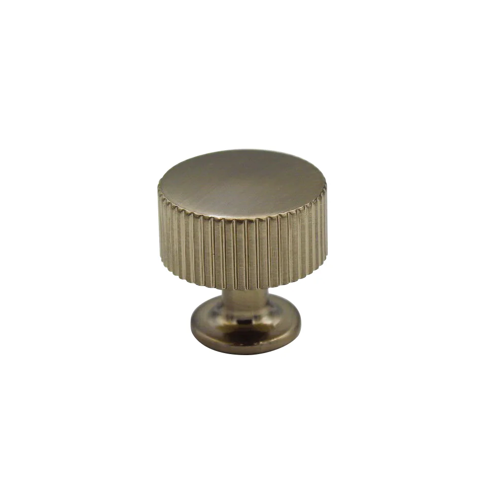 STRATFORD Knob Handle
