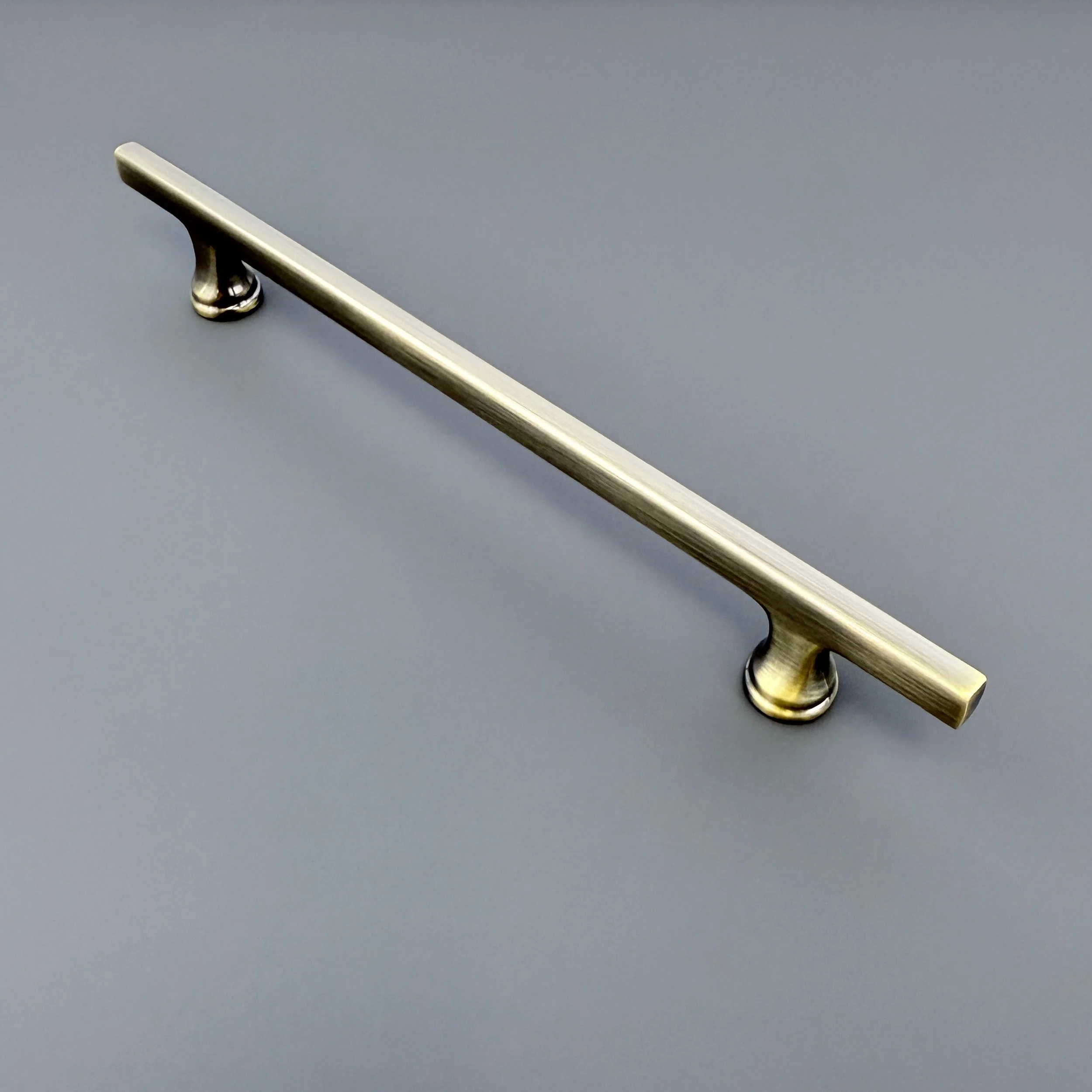 AINTREE Contemporary T-bar Handle - Image 2